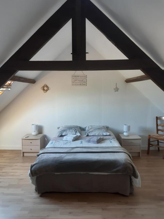 Les Greniers De Blanche Bed & Breakfast Le Vivier-sur-Mer Exterior photo